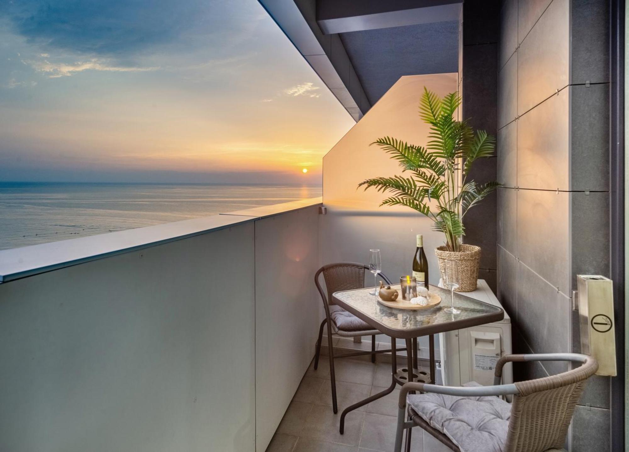 Fountain Vista Luxury By Aesthaven Apartment *
