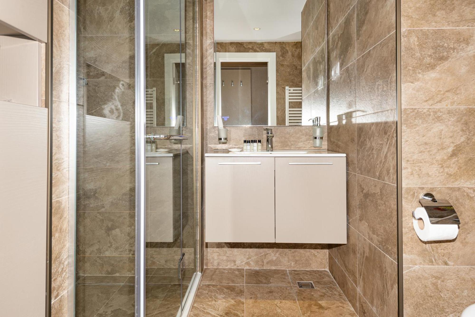 Apartment Fountain Vista Luxury By Aesthaven